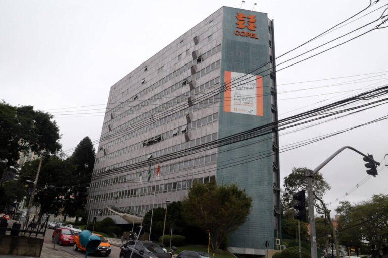 Copel e  Assembleia  assinam contrato no mercado livre de energia