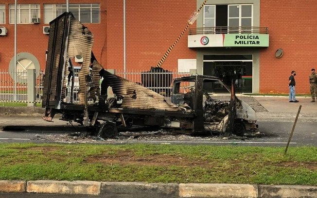 Assalto em Criciúma: carros eram blindados e “camuflados” de preto, diz perícia
