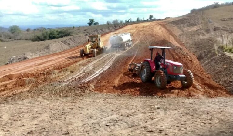 Obras de implantação e pavimentação da PE-88 seguem avançando