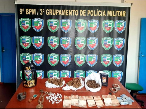 Policiais Militares detêm quatro pessoas por tráfico de drogas no município de Anamã