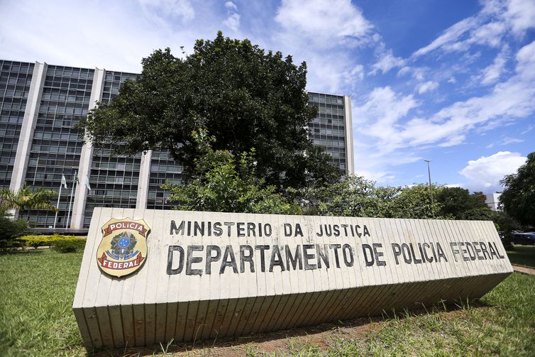 PF deflagra operação para apurar desvios de recursos em Goiás