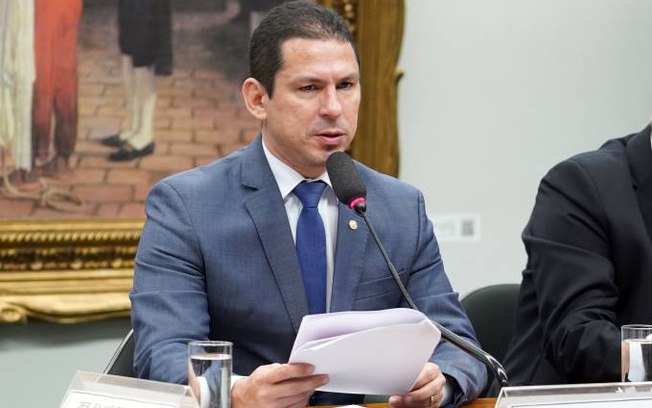 Aliado de Rodrigo Maia desiste de disputar a Presidência da Câmara