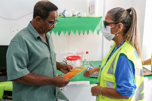 Prosamim realiza sensibilização sobre esgotamento sanitário no entorno do igarapé Mestre Chico