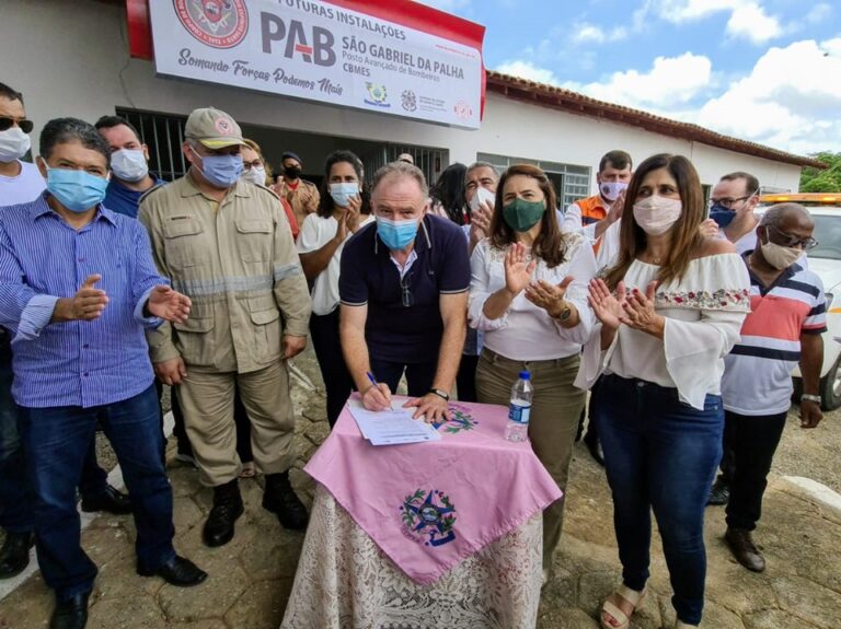 Casagrande entrega obras e anuncia unidade do Corpo de Bombeiros em São Gabriel da Palha
