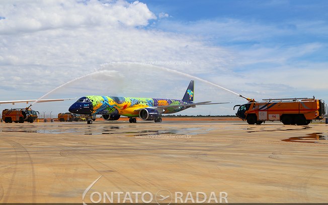 Azul e Contato Radar levam spotters para acompanhar o batismo do avio mais colorido da Amrica do Sul