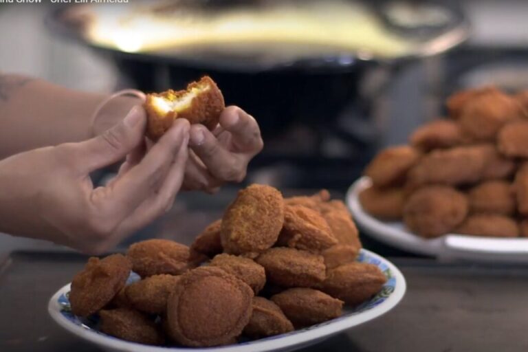 Receita de acarajé com dendê de pilão abre a Cozinha Show na 11ª Feira Baiana da Agricultura Familiar e Economia Solidária