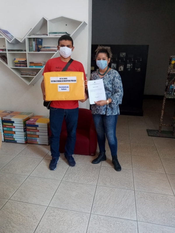 Biblioteca Graciliano Ramos inicia entrega de kits de livros em bibliotecas municipais e comunitárias