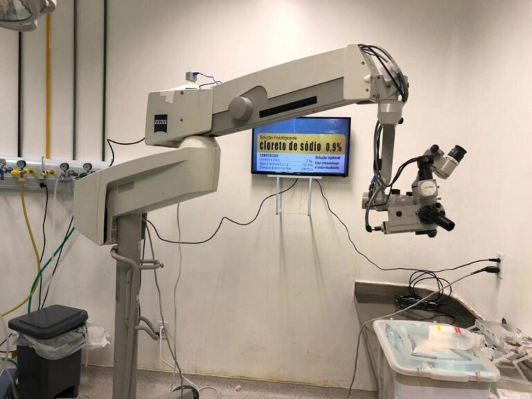 Governo moderniza assistência médica especializada com novo microscópio neurocirúrgico em Caxias