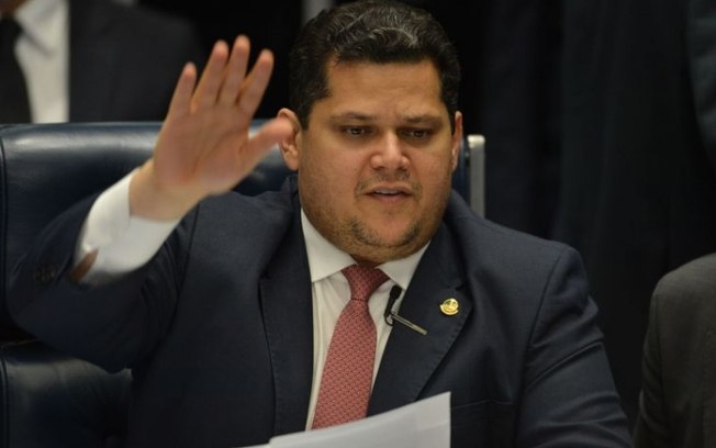 Após ter reeleição barrada,  Alcolumbre não deve apoiar apadrinhado de Bolsonaro