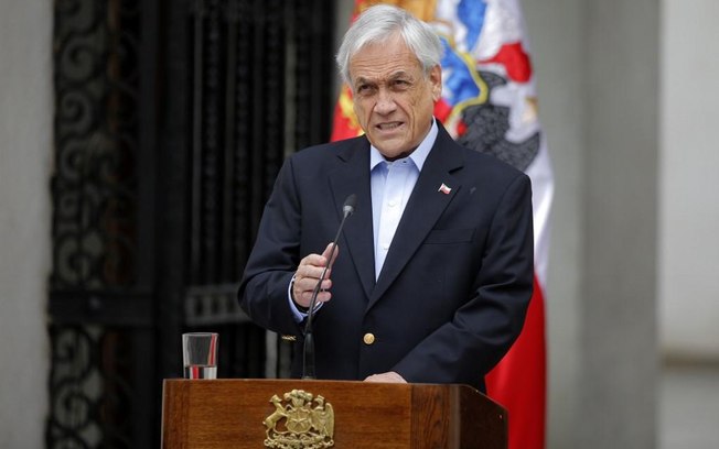 Presidente do Chile denuncia a si próprio após ser flagrado sem máscara em praia