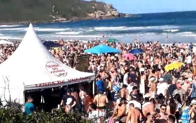 Entre baladas e praias lotadas, Santa Catarina vive pior momento na pandemia