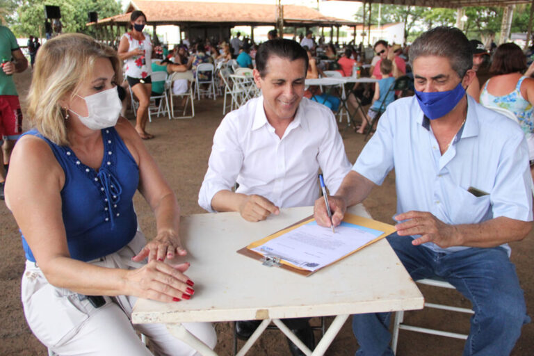 Parlamentar recebe demandas do município de Adolfo