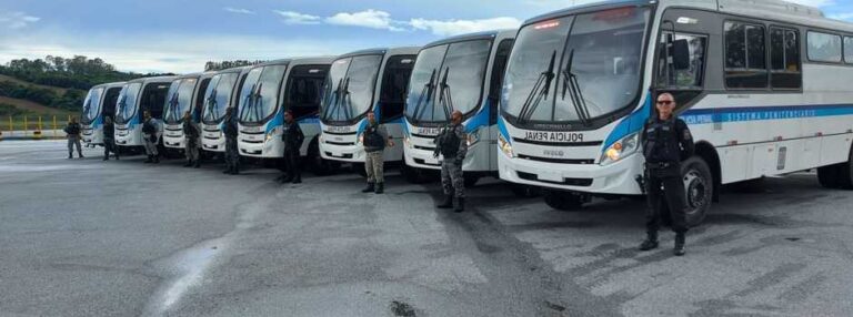 Minas recebe novos ônibus para o transporte de presos