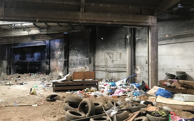 Incêndio em armazém que abrigava imigrantes deixa mortos e feridos na Espanha