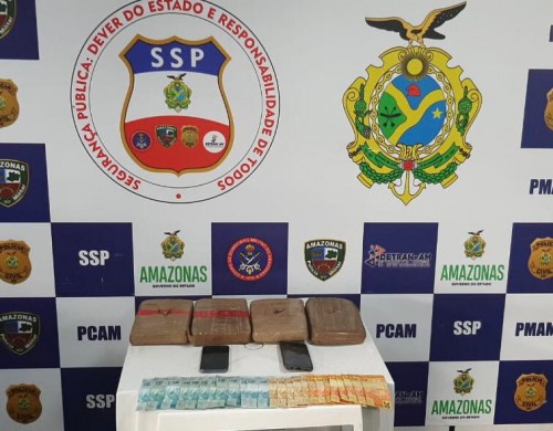 Policiais da Base Arpão prendem dois infratores e apreendem 4,5 quilos de drogas