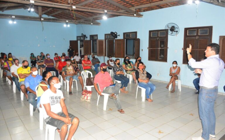 Seduc e Secma dialogam com comunidade do Bairro de Fátima sobre ações do Governo para o bairro