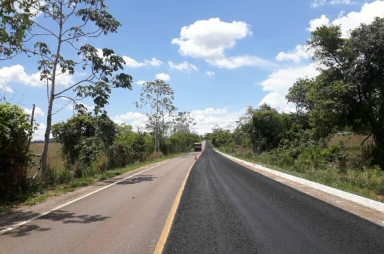 Governo realiza recuperação e conservação de 94 km entre Araputanga e Vale de São Domingos