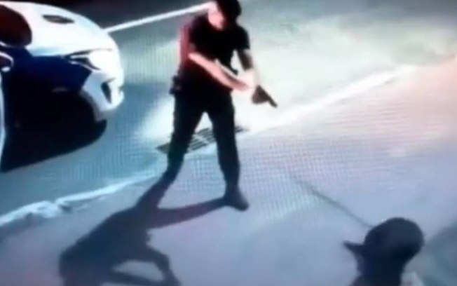 Oficial da Guarda Municipal é gravado atirando em cachorro no ES; assista