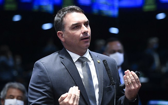 Abin nega ter ajudado defesa de Flávio Bolsonaro no caso das rachadinhas