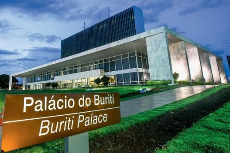 Melhorias na rede de abastecimento de água de três regiões do DF