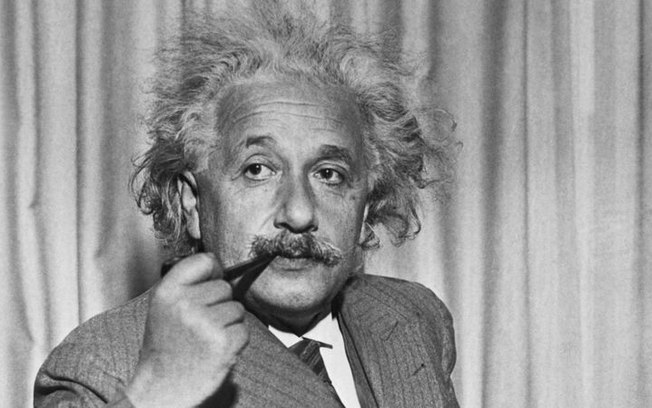 Homem faz B.O. contra Einstein por “erros na Teoria da Relatividade”; entenda