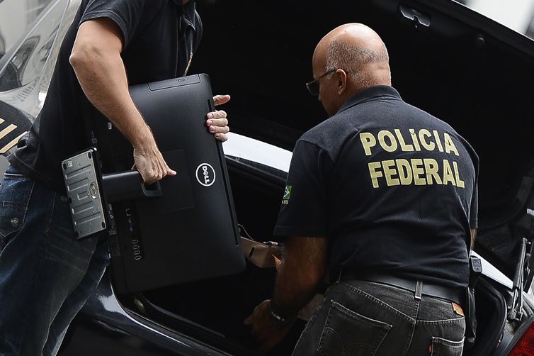 PF prende homem que baixou arquivos de pornografia infantil no Rio