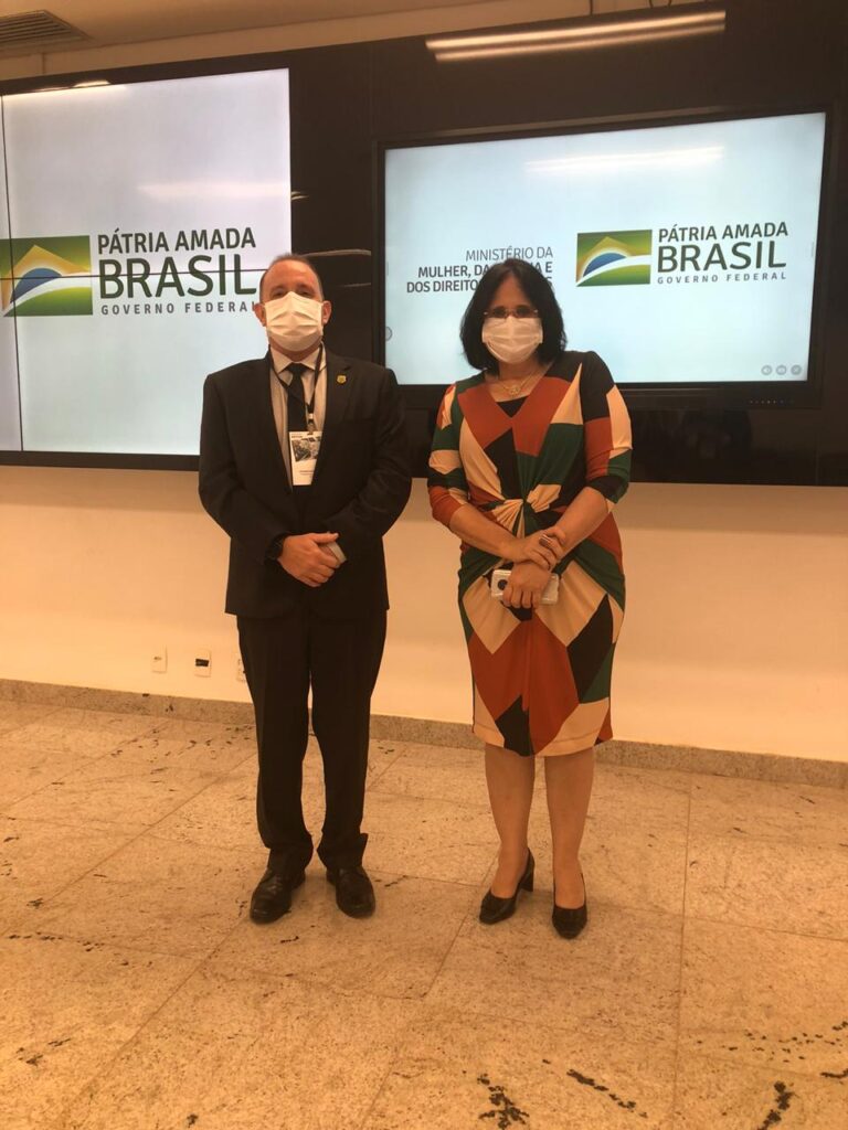 Implantação de núcleo integrado de atendimento à mulher em Rio Branco é tema de encontro em Brasília