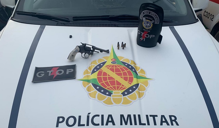 PM prende homem armado que preparava tocaia para matar desafeto