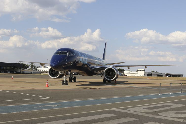 BNDES vai financiar R$ 3 bi para exportação de aviões pela Embraer