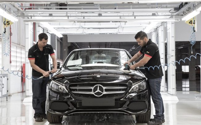 Mercedes encerra produção dos modelos Classe C e GLA em São Paulo