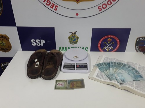 Base Arpão prende homem com R$ 13 mil em ouro ilegal escondido nas sandálias