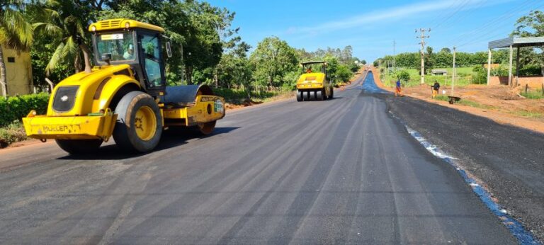 Trechos da RO-010 recebem nova capa asfáltica; rodovia liga Rolim de Moura ao distrito de Migratinópolis