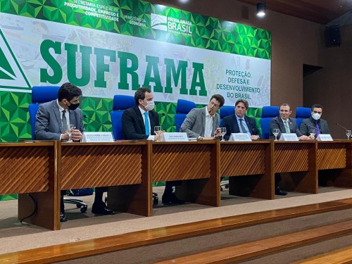 Estado e Ministério do Meio Ambiente discutem melhorias para o manejo florestal no Amazonas