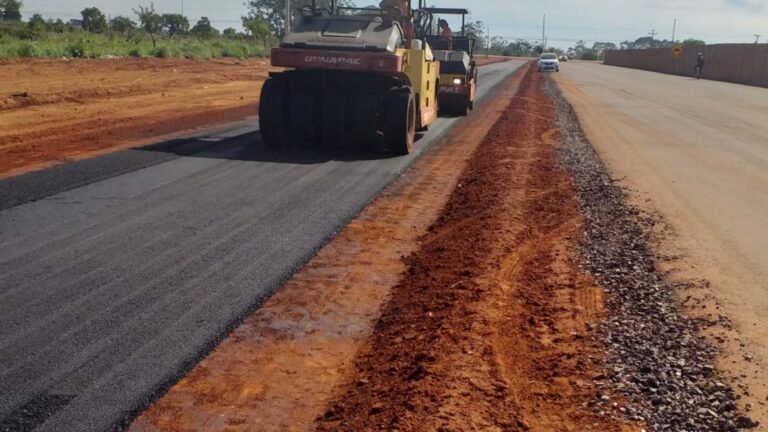 Pavimentação na VC-371, em Santa Maria, chega a 70%