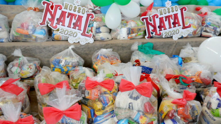 Cestas especiais de Natal para 13 mil famílias