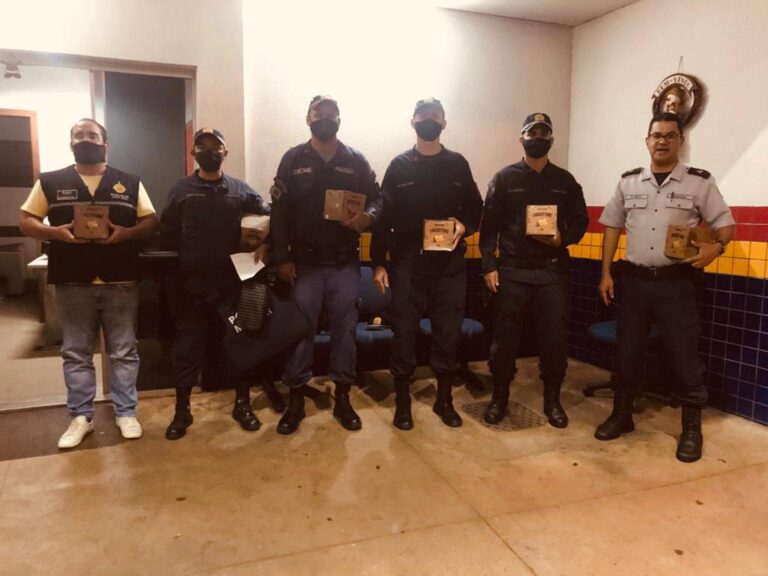 População do Sudoeste homenageia policiais militares