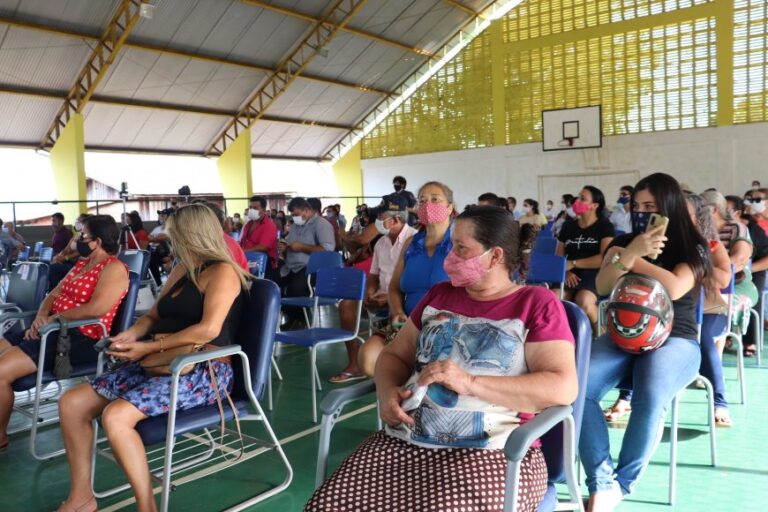 Governo entrega mais de 1.900 títulos urbanos e avança na regularização fundiária em Rondônia