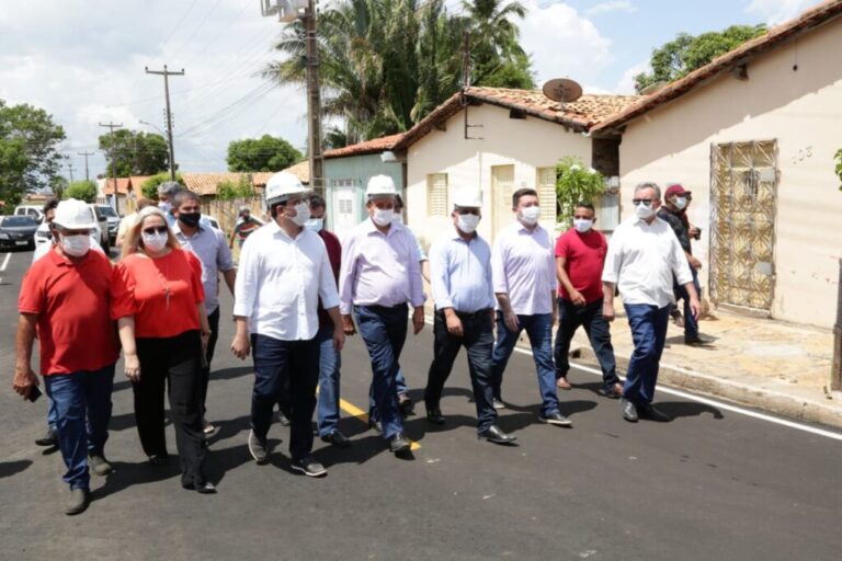 Governador inaugura obras de mobilidade e visita reforma de escola em Campo Maior