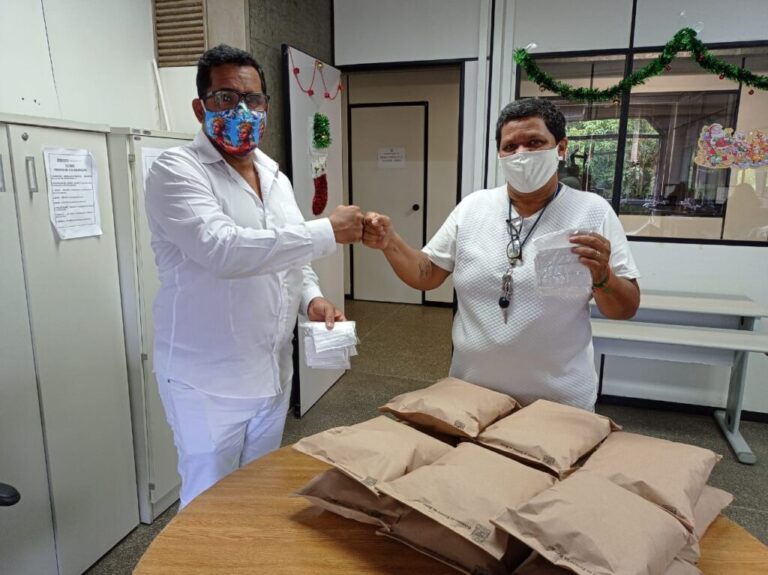 SJDHDS realiza entrega de máscaras para comunidade LGBTQIA+