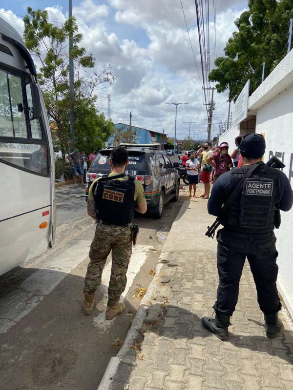 Servidores do município e acadêmica de direito estão entre os presos de operação da Polícia Civil em Quixeramobim