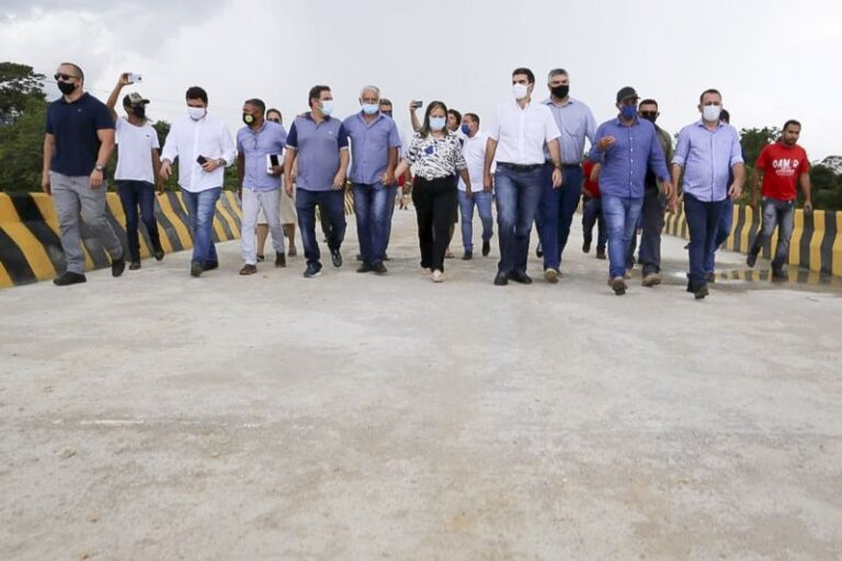Governo entrega nova ponte de concreto aos moradores de Cumaru do Norte