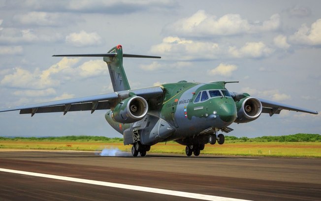 Força Aérea Brasileira recebe o quarto KC-390 Millennium