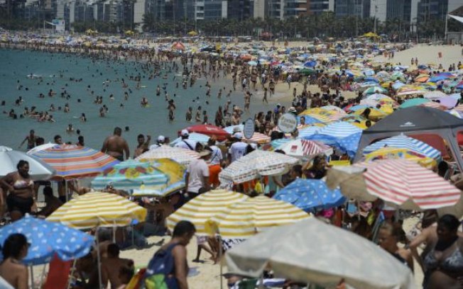 Praias cariocas ficam cheias no último domingo da primavera