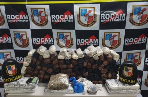 Polícia Militar, por meio da Rocam, detém dupla por envolvimento no tráfico de drogas no bairro Petrópolis