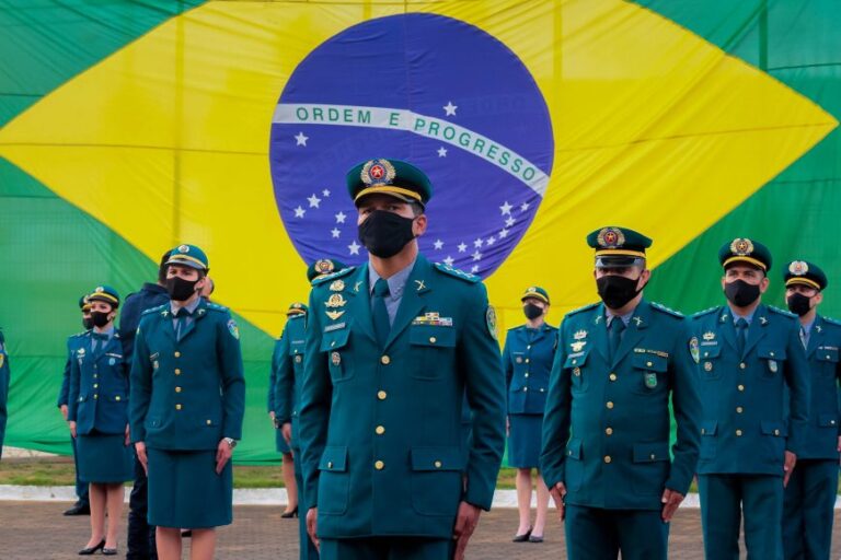 Governo de Rondônia forma oficiais superiores e entrega viaturas para transporte de cães às forças policiais do Estado
