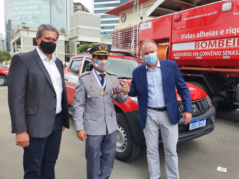 Corpo de Bombeiros recebe novas viaturas e caminhão no aniversário de 108 anos da Corporação