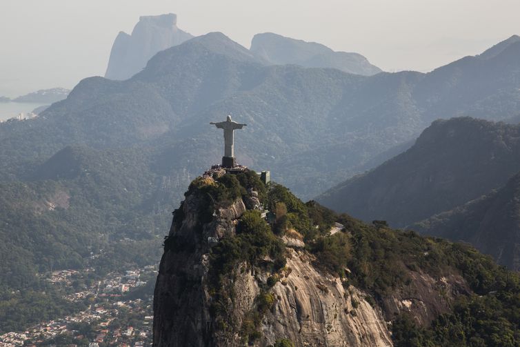 Rio anuncia medidas para evitar aglomeração no réveillon em Copacabana