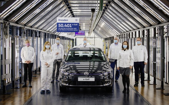 Volkswagen produz última unidade do elétrico e-Golf