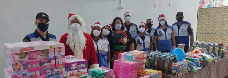 Agentes da Operação Segurança Presente fazem Natal de crianças mais feliz