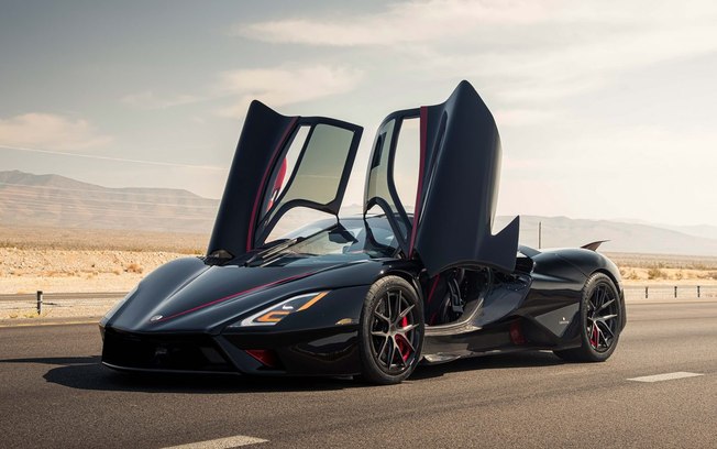 Supercarro SSC Tuatara decepciona e atinge “apenas” 404 km/h